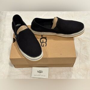 New in box Women’s Ugg black soft sneakers Size 8.5